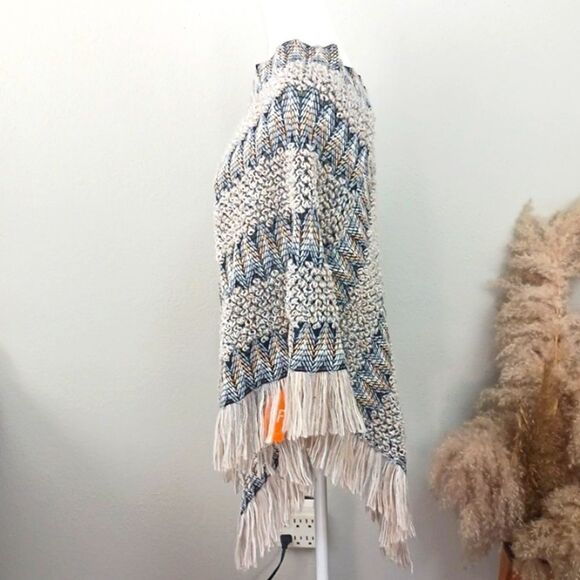 Women's boho gypsy fringe knit neutral textured poncho 70's fairycore one size - Picture 6 of 9